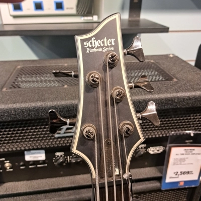 Schecter Hellraiser Extreme 5 String Bass 4